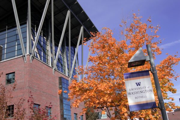 UW Bothell Banner on lamp post