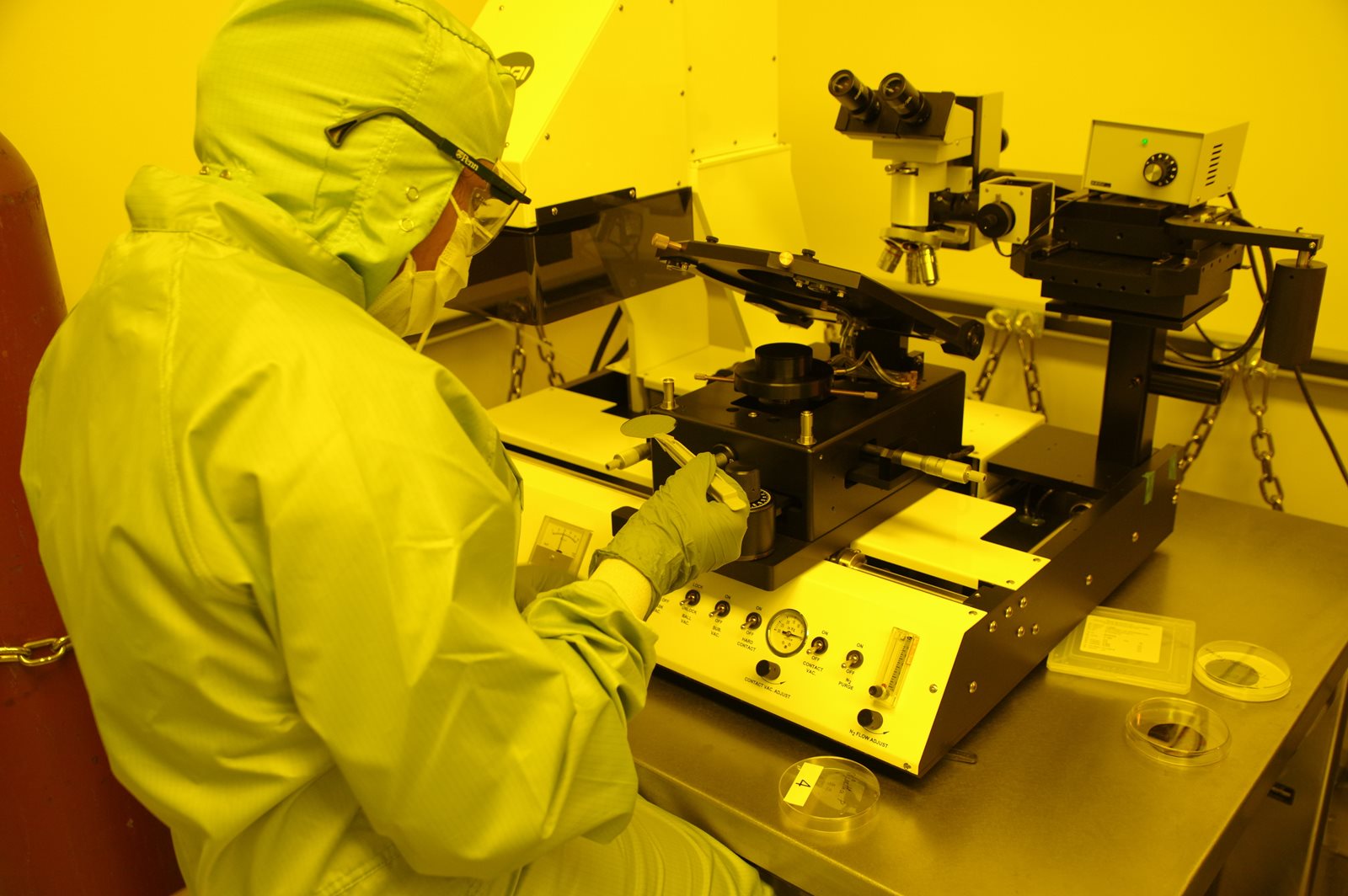 Printing silicon wafer in clean room