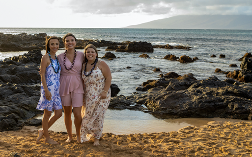 Sisters in Hawaii 