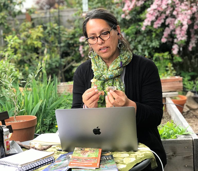 Ursula Valdez teaching class remotely.